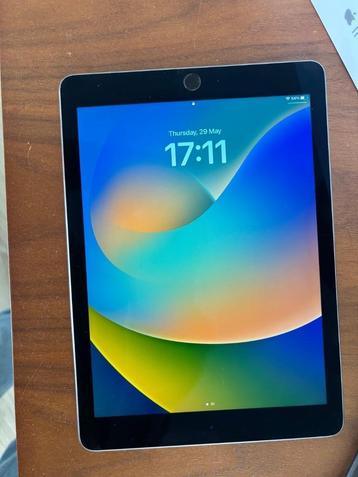 iPad Pro 9.7” (1e generatie) - 32GB, Wi-Fi, Spacegrijs beschikbaar voor biedingen