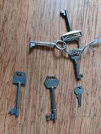 Diverse sleutels van kasten, Ophalen