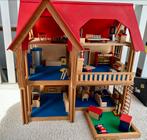 Houten poppenhuis met meubels, Verzamelen, Poppenhuizen en Toebehoren, Verzenden, Poppenhuis