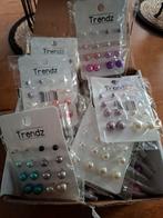 Diverse Doosjes met 24 x 8 oorbellen, Overige materialen, Overige kleuren, Nieuw, Ophalen of Verzenden