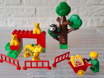 Duplo 2664. Tijgerverblijf met verzorger en panda beschikbaar voor biedingen
