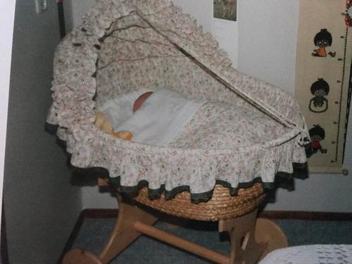 Vintage rieten wieg, Kinderen en Baby's, Babywiegjes en Ledikanten, Gebruikt, Wieg, Ophalen