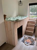 Hoogslaper met bijpassende trap en kast, Ophalen, Zo goed als nieuw, Hoogslaper