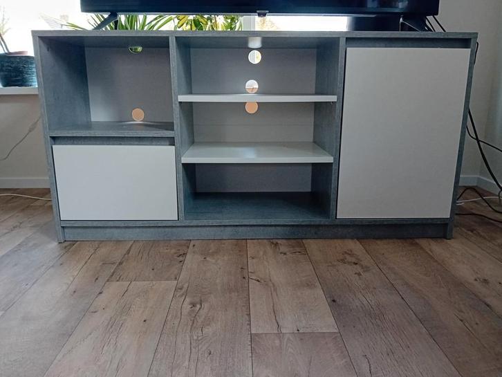 Betonlook Tv kast/dressoir, Huis en Inrichting, Kasten | Televisiemeubels, Zo goed als nieuw, Minder dan 100 cm, 25 tot 50 cm