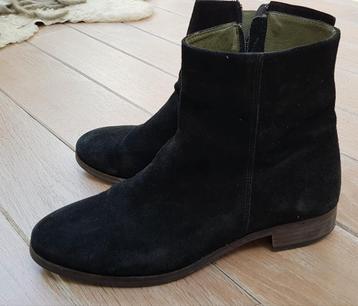 Zwarte suede laarzen 41 Feliz beschikbaar voor biedingen