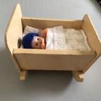 klein houten schommelwiegje met babypopje,antiek,vintage, Ophalen