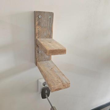 Bed plankje beschikbaar voor biedingen