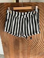 Gestreepte korte broek, Kleding | Dames, Broeken en Pantalons, Kort, Zwart, Maat 42/44 (L), Ophalen of Verzenden