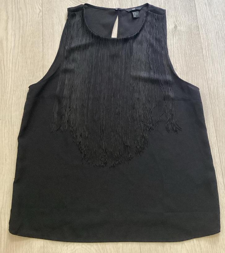 Zwarte H&M Top met Franjes - Maat 44, Kleding | Dames, Tops, Zo goed als nieuw, Maat 42/44 (L), Zwart, Zonder mouw, Ophalen of Verzenden