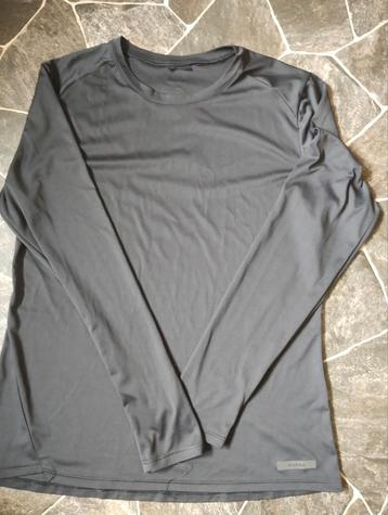 Sportshirt lange mouwen M beschikbaar voor biedingen