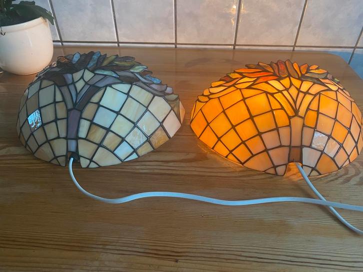 Set Tiffany wandlampen 28x18cm vaste prijs 89 euro, Huis en Inrichting, Lampen | Wandlampen, Zo goed als nieuw, Glas, Ophalen of Verzenden