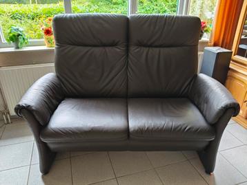 Bank en fauteuil in leer  beschikbaar voor biedingen