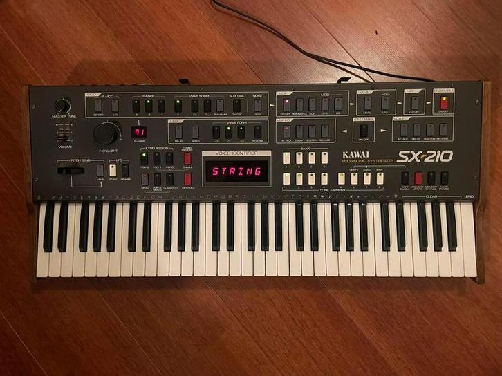 Kawai / Teisco SX-210 8 voice Poly, Muziek en Instrumenten, Synthesizers, Zo goed als nieuw, 61 toetsen, Overige merken, Ophalen
