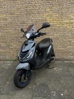 Piaggio zip carbon fiber 50cc 4takt, Fietsen en Brommers, Ophalen, Maximaal 45 km/u, Zip, Zo goed als nieuw
