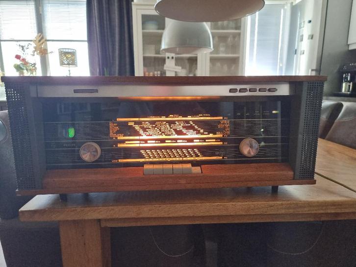 Pracht  Philips B5X44A stereo FM  optie Bluetooth, Antiek en Kunst, Antiek | Tv's en Audio, Ophalen of Verzenden
