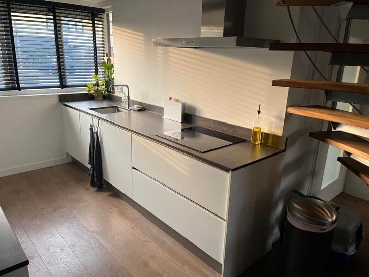 Luxe Moderne witte hoogglans keuken compleet+ GEDEMONTEERD, Huis en Inrichting, Keuken | Complete keukens, Zo goed als nieuw, Dubbelwandige keuken