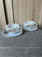 Arcopal kop en schotel - Vintage, Huis en Inrichting, Keuken | Servies, Gebruikt, Ophalen of Verzenden, Glas, Overige stijlen