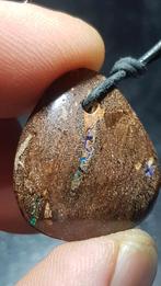 Opaal hanger, boulder opaal uit Australië. Inclusief koord, Sieraden, Tassen en Uiterlijk, Edelstenen, Ophalen of Verzenden, Zo goed als nieuw