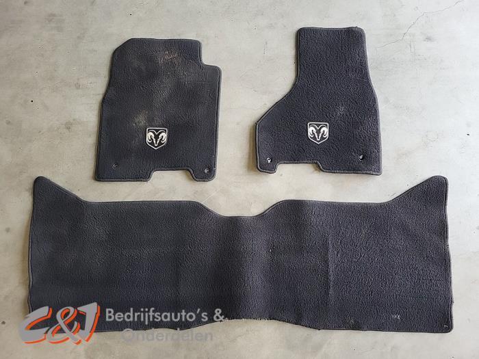 Matten Set van een Dodge RAM, Auto-onderdelen, Interieur en Bekleding, Dodge, Gebruikt, 3 maanden garantie, Ophalen of Verzenden