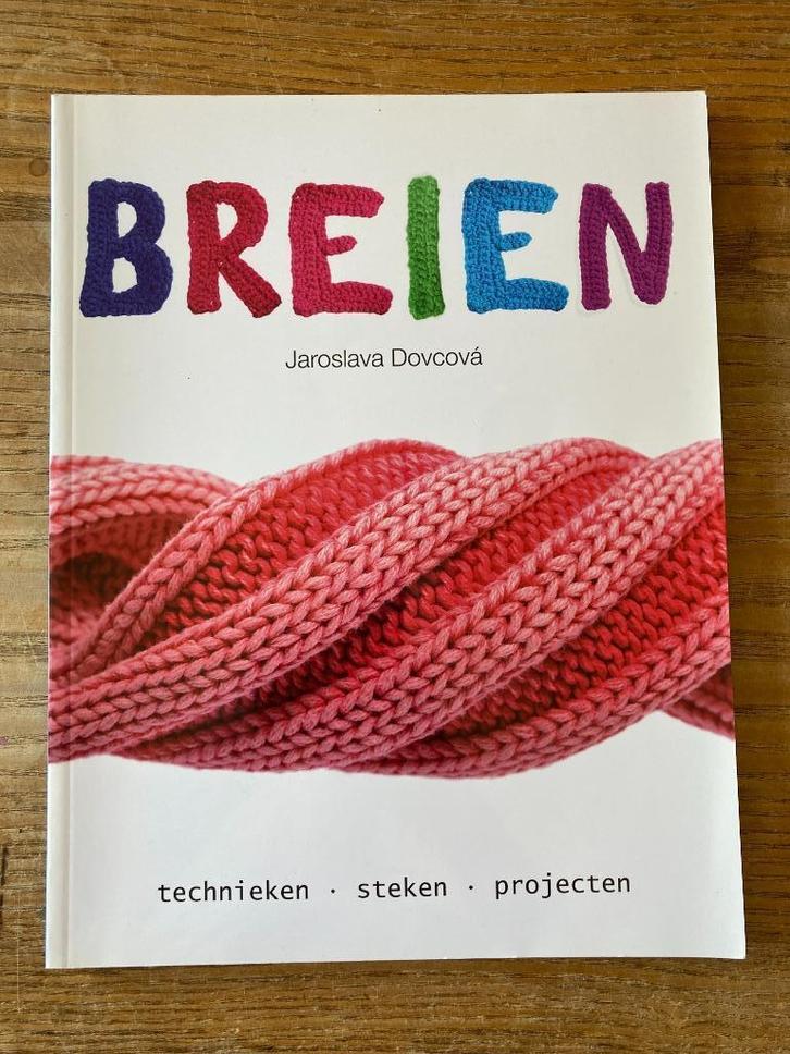 Jaroslava Dovcová - Breien: technieken - steken - projecten, Boeken, Hobby en Vrije tijd, Zo goed als nieuw, Breien en Haken, Ophalen of Verzenden