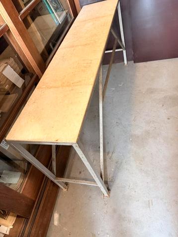 Metalen hobbytafel met hardsteenblad 39 x170  en 78 cm hoog beschikbaar voor biedingen