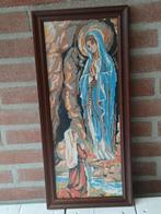 Prachtig geborduurde madonna met knielend kind., Ophalen of Verzenden