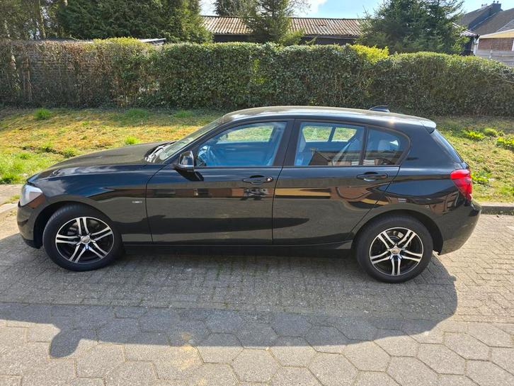 BMW 1-Serie 118I 125KW 5DR 2012 Zwart Urban F20, Auto's, BMW, Particulier, 1-Serie, ABS, Airbags, Airconditioning, Bluetooth, Boordcomputer