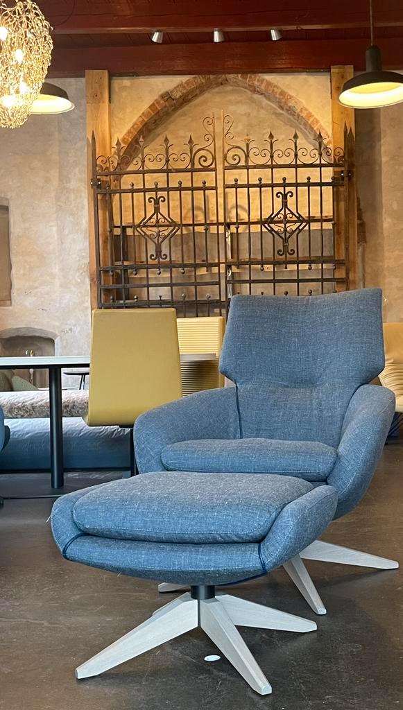 Leolux Lloyd relaxfauteuil met hocker NIEUW, Huis en Inrichting, Fauteuils, Nieuw, Stof, 50 tot 75 cm, 75 tot 100 cm, Ophalen