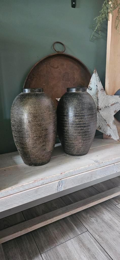2 supermooie grote potten / vazen, Huis en Inrichting, Woonaccessoires | Vazen, Zo goed als nieuw, Overige kleuren, Minder dan 50 cm