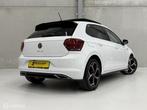 Volkswagen Polo 1.0 TSI 2x R-line DSG Pano Navi Carplay LED, Auto's, Volkswagen, Zwart, 95 pk, 1096 kg, Alcantara