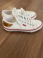 Levi’s schoenen wit canvas maat 38, Ophalen, Zo goed als nieuw, Wit, Sneakers of Gympen