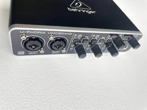 Behringer UMC204HD USB Audio-interface, Muziek en Instrumenten, Mengpanelen, Zo goed als nieuw, Microfooningang, Ophalen of Verzenden