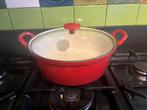 rode gietijzeren pan met glazen deksel, Ophalen of Verzenden, Zo goed als nieuw, Gietijzer, Koekenpan of Braadpan