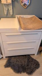 Kinderbedje en commode als nieuw!, Kinderen en Baby's, Kinderkamer | Complete kinderkamers, Ophalen, Zo goed als nieuw, Jongetje of Meisje