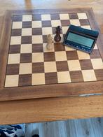DGT e-board USB walnut + timeless stukken + schaakklok, Een of twee spelers, Ophalen, Zo goed als nieuw