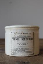 Oude brocante zalfpot off white met etiketten Pronck & Praal, Ophalen of Verzenden