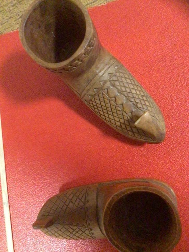 Twee Opanak schoentjes zeer uniek ,vintage / Joegoslavië, Antiek en Kunst, Kunst | Beelden en Houtsnijwerken, Ophalen of Verzenden