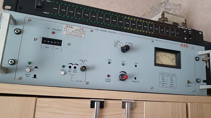 Rvr stereo 3 en 3, 5 meterband, Telecommunicatie, Zenders en Ontvangers, Gebruikt, Zender, Ophalen of Verzenden