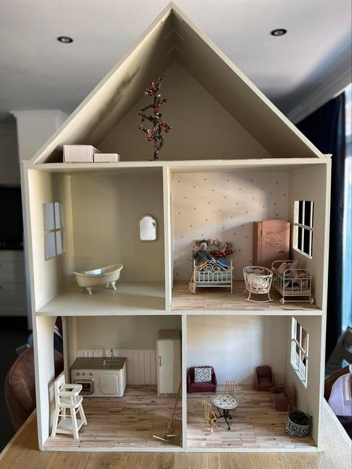 Poppenhuis handgemaakt, Kinderen en Baby's, Speelgoed | Poppenhuizen, Zo goed als nieuw, Poppenhuis, Ophalen