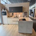 Betonlook  kiezelgrijze keuken met bargedeelte., Huis en Inrichting, Keuken | Keukenelementen, Ophalen, Nieuw, 200 cm of meer