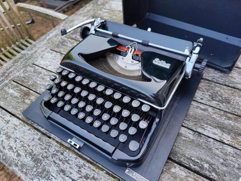 Erika 11, Diversen, Typemachines, Zo goed als nieuw, Ophalen of Verzenden