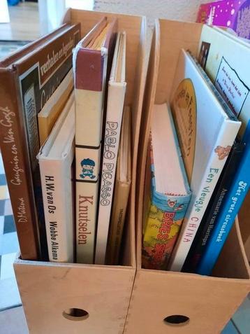 Kunstboeken voor kinderen, knutselen en meer GRATIS beschikbaar voor biedingen