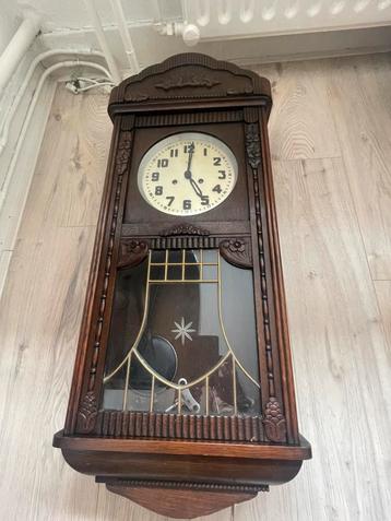 Antieke Houten Klok beschikbaar voor biedingen