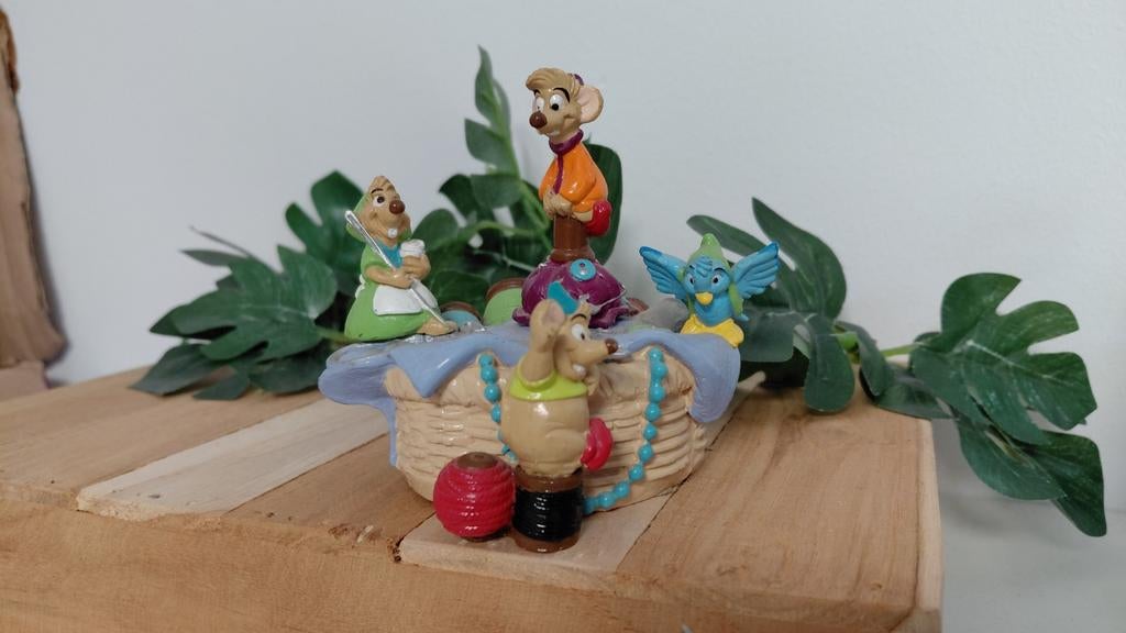 Assepoester muisjes Disney beeld, Ophalen of Verzenden, Assepoester of Belle, Zo goed als nieuw, Beeldje of Figuurtje