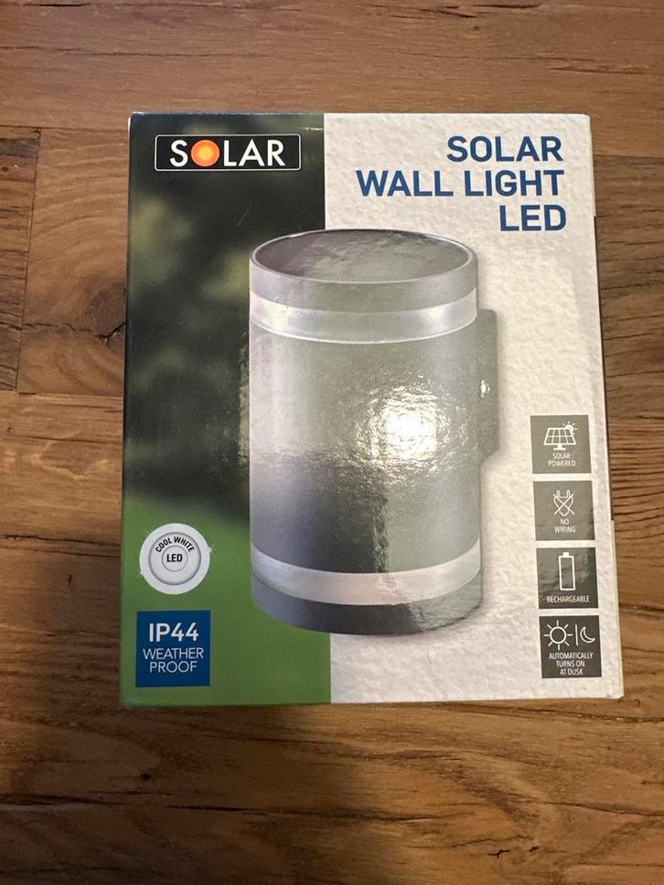 Nieuwe Solar Wandlamp LED, Tuin en Terras, Buitenverlichting, Nieuw, Wandlamp, Kunststof, Minder dan 50 watt, Zonne-energie, Waterbestendig
