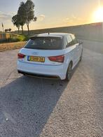 Audi A1 1.2 Tfsi 63KW SB 2013 Wit, Auto's, Audi, Voorwielaandrijving, Stof, A1, Zwart