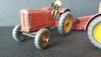 Massey Ferguson tractor & Spreader 1:43 Dinky Toys Pol, Verzenden, Zo goed als nieuw, Tractor of Landbouw