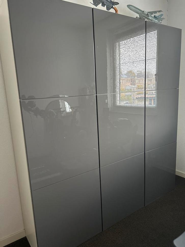 Mooie hoogglans grijze ikea besta kast, Huis en Inrichting, Kasten | Wandmeubels, Zo goed als nieuw, 150 tot 200 cm, 150 tot 200 cm