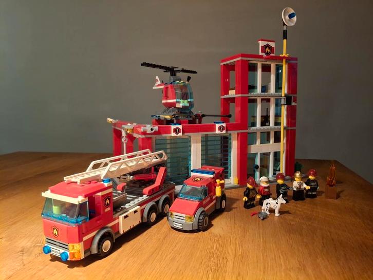 Lego city 60004 brandweer kazerne compleet met boekjes, Kinderen en Baby's, Speelgoed | Duplo en Lego, Zo goed als nieuw, Lego