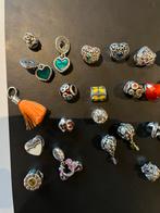 Pandora kleur en fleur bedels., Pandora, Ophalen of Verzenden, Zo goed als nieuw, 4 bedels of meer